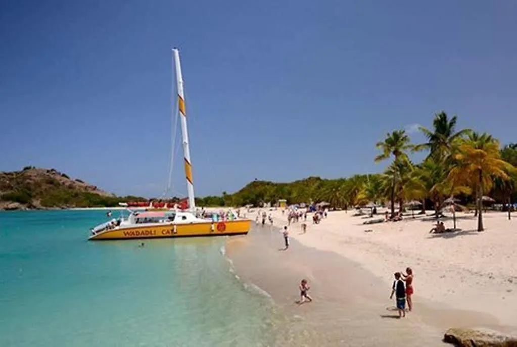 Grand Royal Antiguan Beach Resort Five Islands Village 4*,