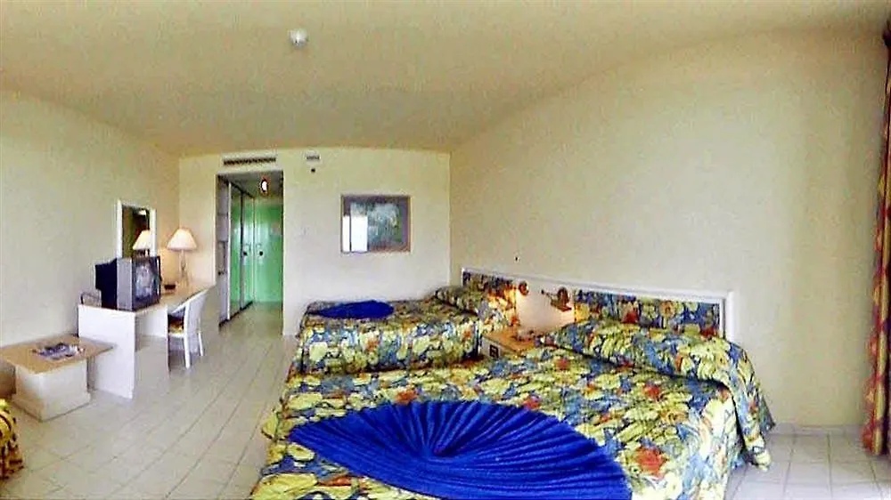 Grand Royal Antiguan Beach Resort Five Islands Village 4*,